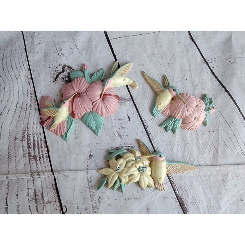 Vtg 90s Burwood Products 3 PC Set Plastic Hummingbird Wall Hanging Plaque Pastel